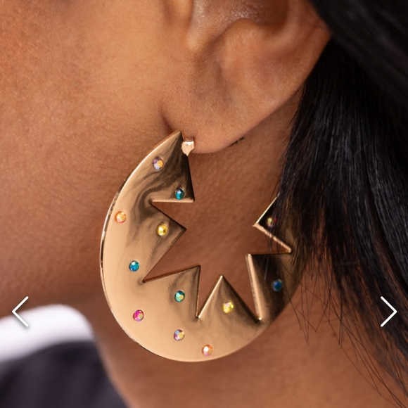 Starry Sensation Gold Hoop Earrings ✨️ SALE NWT - Picture 2 of 3